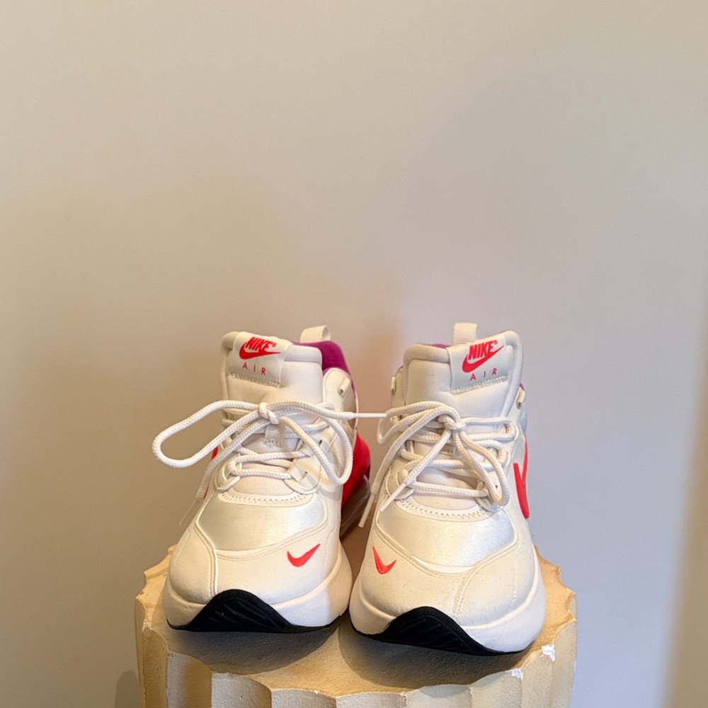 Women Nike Sneakers - white and pink size 7